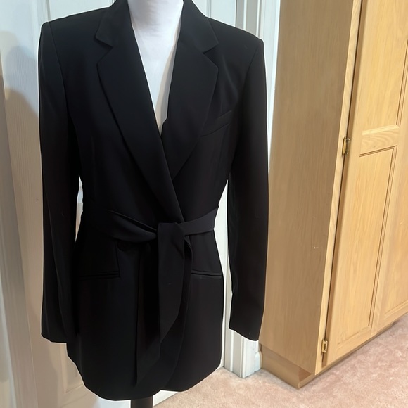 Long belted (or unbelted) blazer. - Picture 5 of 8